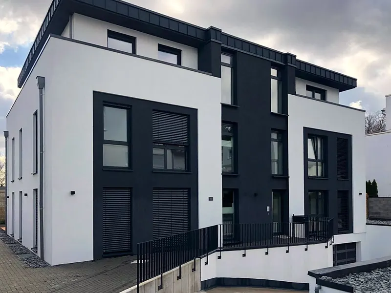 5-Familienhaus mit 10 Tiefgaragenstellplätzen in Bergisch Gladbach-Bensberg – Referenzprojekt der REBAS GmbH