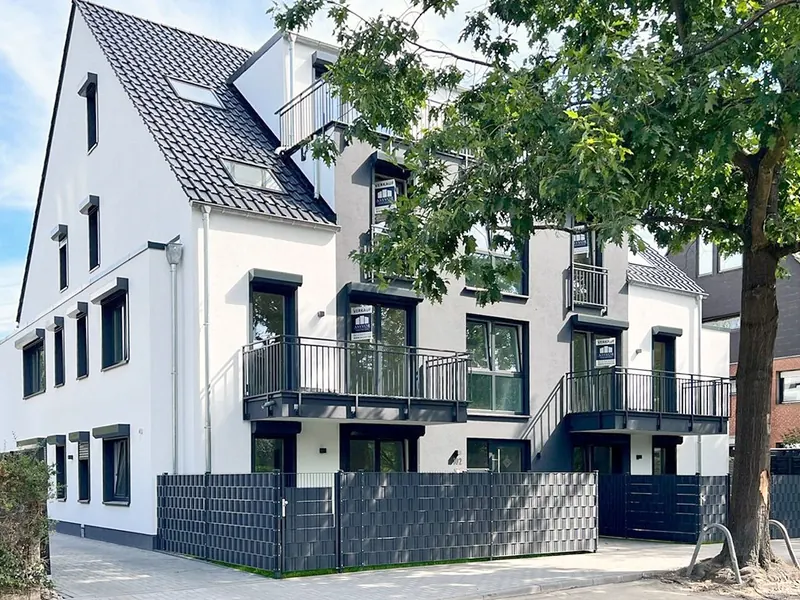 6-Familienhaus mit 10 Außenstellplätzen in Kaarst – Referenzprojekt der REBAS GmbH
